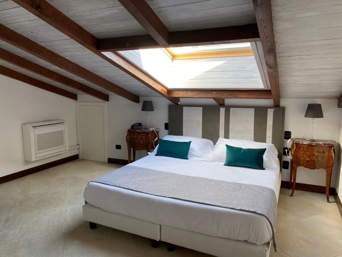 La Locanda Del Pontefice - Luxury Country House Marino Bagian luar foto