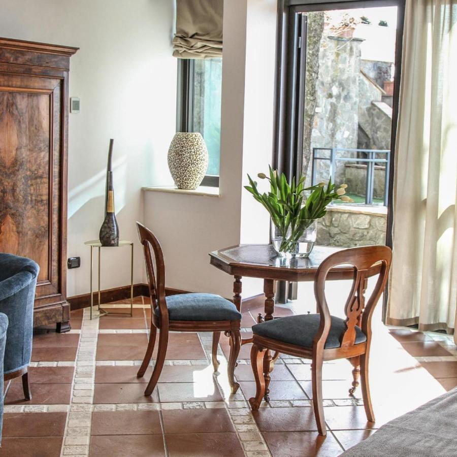 La Locanda Del Pontefice - Luxury Country House Marino Bagian luar foto