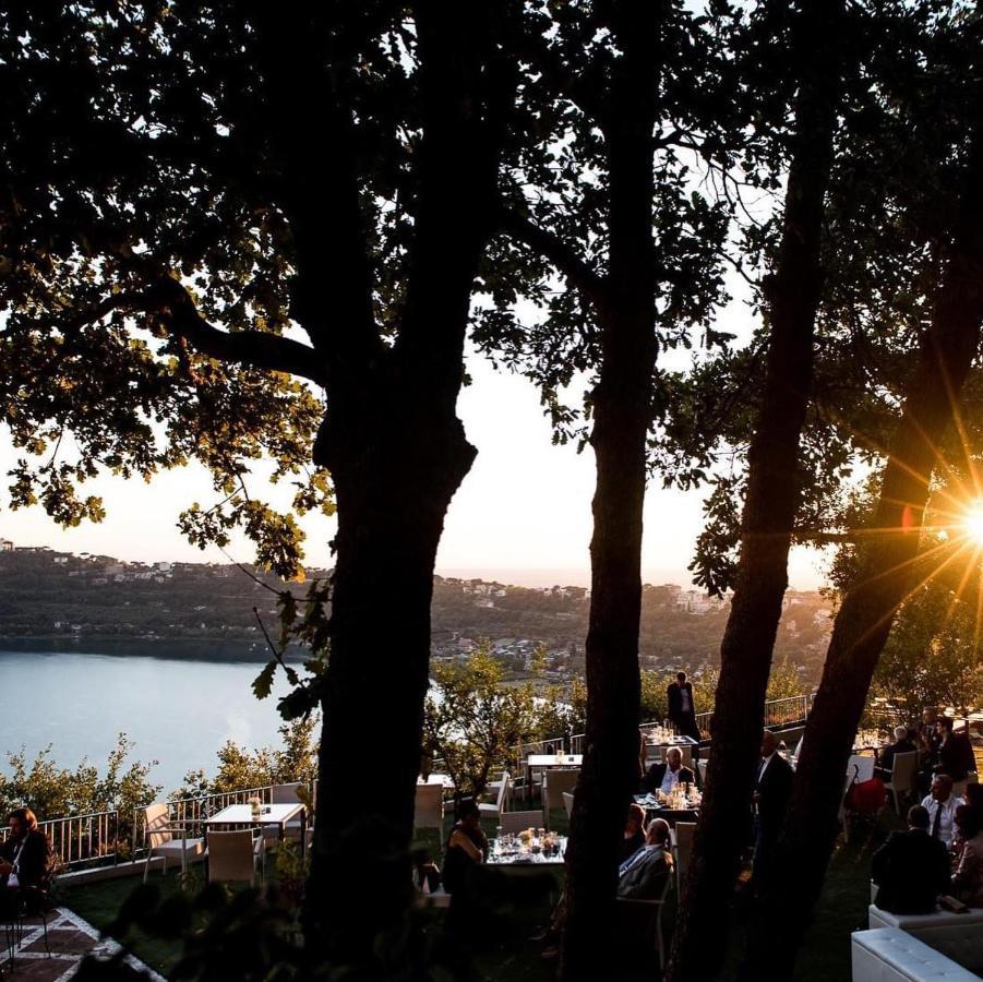 La Locanda Del Pontefice - Luxury Country House Marino Bagian luar foto