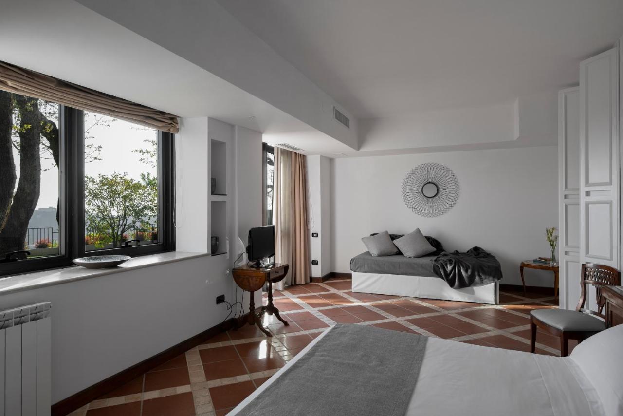 La Locanda Del Pontefice - Luxury Country House Marino Bagian luar foto