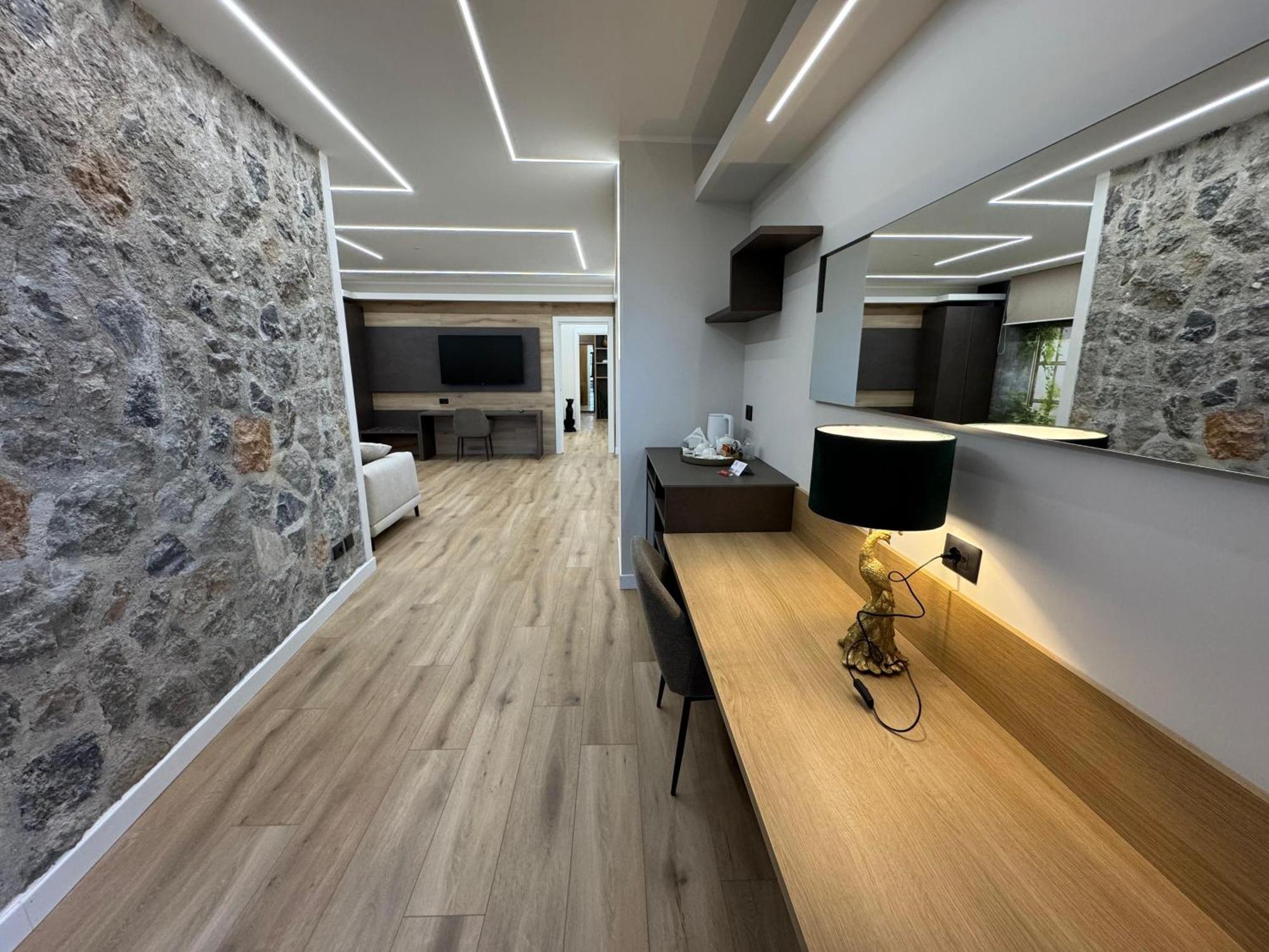 La Locanda Del Pontefice - Luxury Country House Marino Bagian luar foto